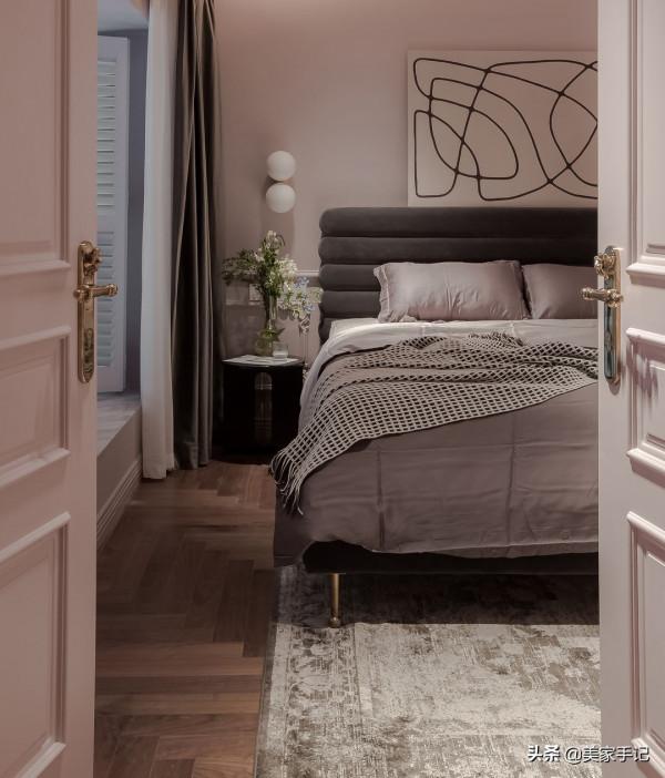 這位女主很有眼光，買下被人嫌棄的頂樓，結果裝修後被超多人羨慕