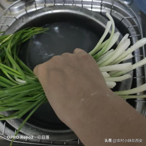 想吃蔥油餅，學會這招，在家你也可以做出來