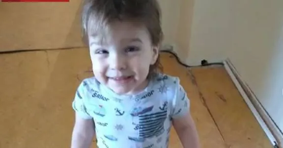 慘劇!3孩美女媽媽忙直播無暇顧娃,龍鳳胎10樓墜下身亡!悲痛不已,精神失常 慘劇!3孩美女媽媽忙直播無暇顧娃,龍鳳胎10樓墜下身亡!悲痛不已,精神失常