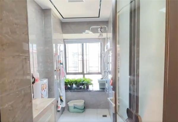 一家六口的405㎡頂層大宅：巧妙利用閣樓，裝修出9室4廳5衛