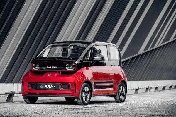 小車不是苟且，是詩和遠方的田野