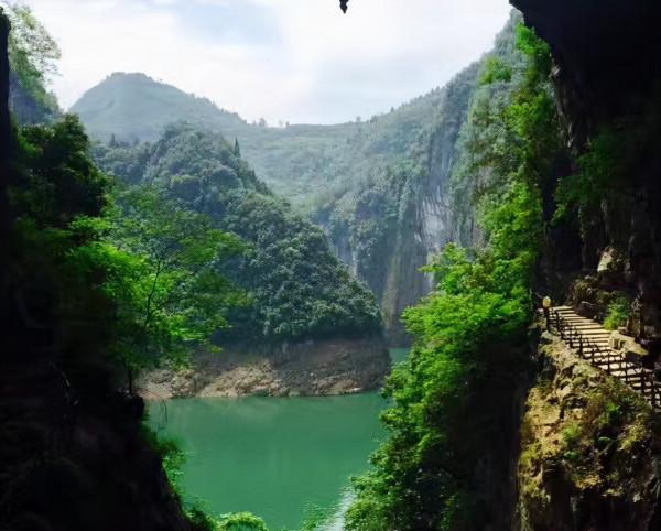 貴州一“懶人”景點太舒服了,全程可乘船,碧玉水中游不停 貴州一“懶人”景點太舒服了,全程可乘船,碧玉水中游不停