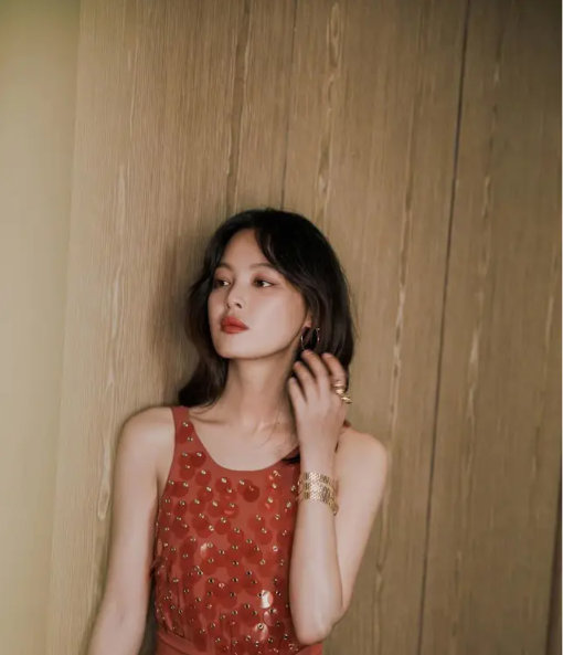 滿臉傲氣的辛芷蕾，美從何而來？什麼樣的穿搭才是她最美的樣子？