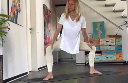 一套在家就能練的女性減壓瑜伽序列，練完超級舒服