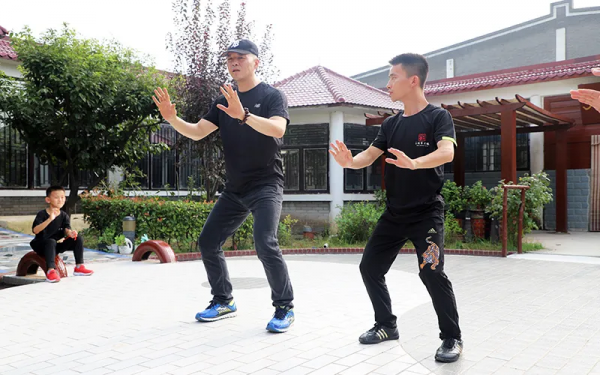 四個技巧“專治”練太極重心不穩