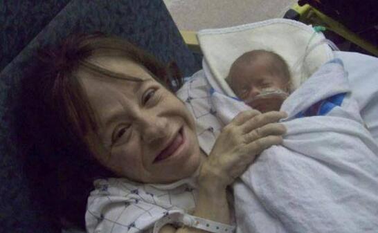 世界上最矮的媽媽：斯塔賽赫拉爾，淨身高僅71釐米