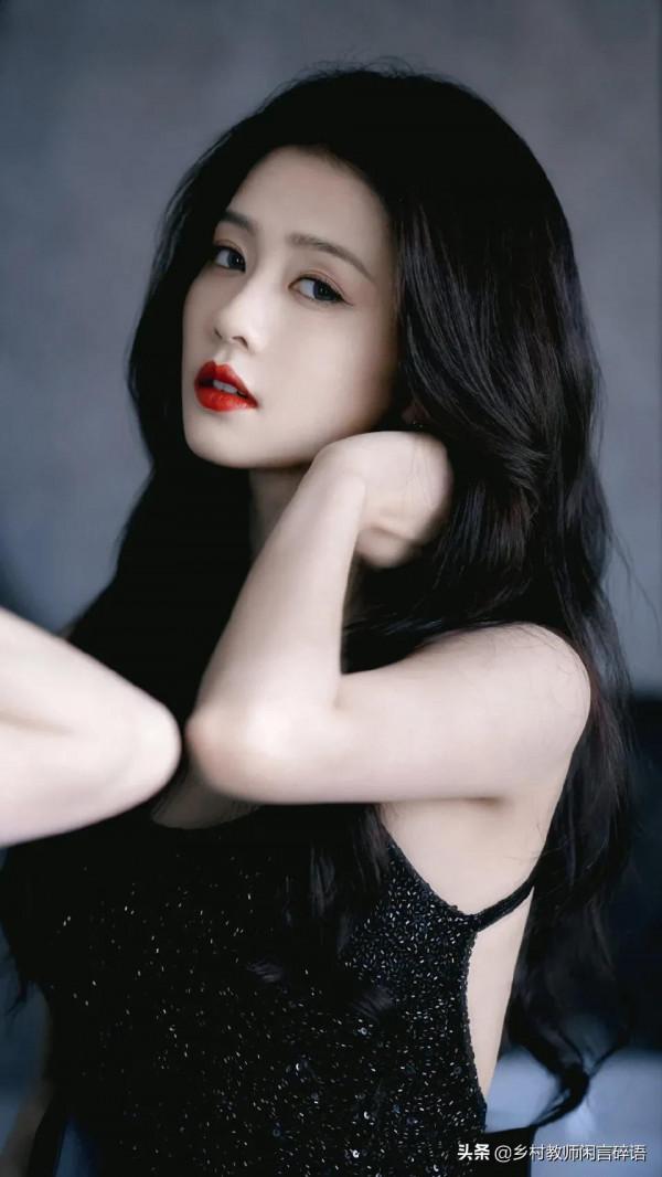 被稱為“男神收割機”的美人白鹿 被稱為“男神收割機”的美人白鹿