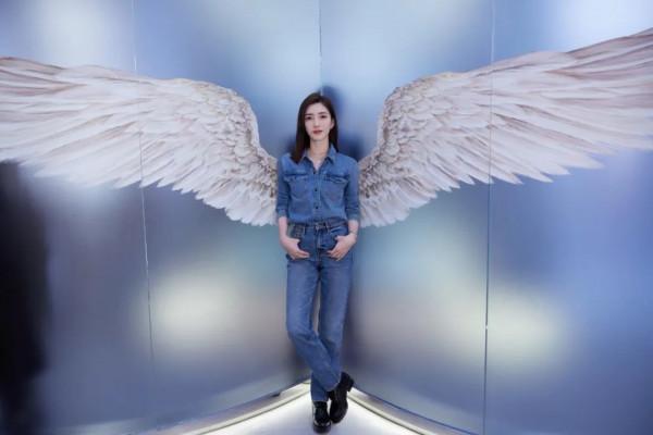 再冷也要穿牛仔褲？進來學江疏影的穿搭秘籍