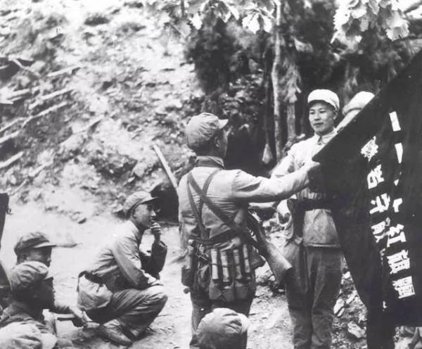 雖然有抗美援朝的影響，新中國初期的經濟仍獲得大發展，原因何在