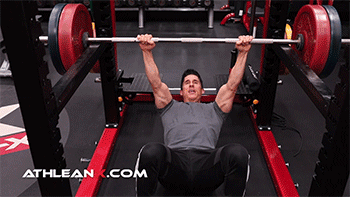 只需1個徒手自重動作，立馬提高「臥推」表現、還能預防傷病