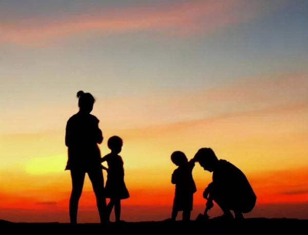 女子懷孕9個月要給孩子上戶口,母親開價30萬:不給錢就拿不走 女子懷孕9個月要給孩子上戶口,母親開價30萬:不給錢就拿不走