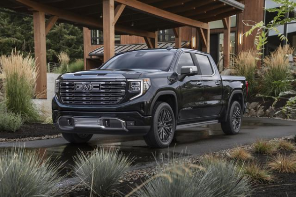 外觀大改，內飾升級！GMC新款SIERRA釋出，能拼過福特F-150嗎？