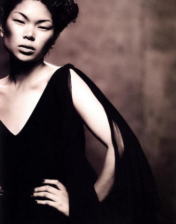 “頂級醜模”嫁“頂級法國豪門”，呂燕到底有何底氣？