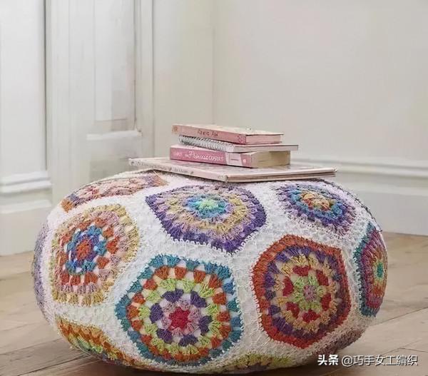 家裡的舊毛線，拿來鉤幾個圓形凳子，簡單好學，全家人都會喜歡