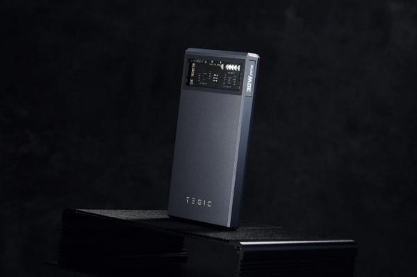 賽博朋克風滿滿,炫酷抓眼,TEGIC 30W冰格移動電源評測 賽博朋克風滿滿,炫酷抓眼,TEGIC 30W冰格移動電源評測