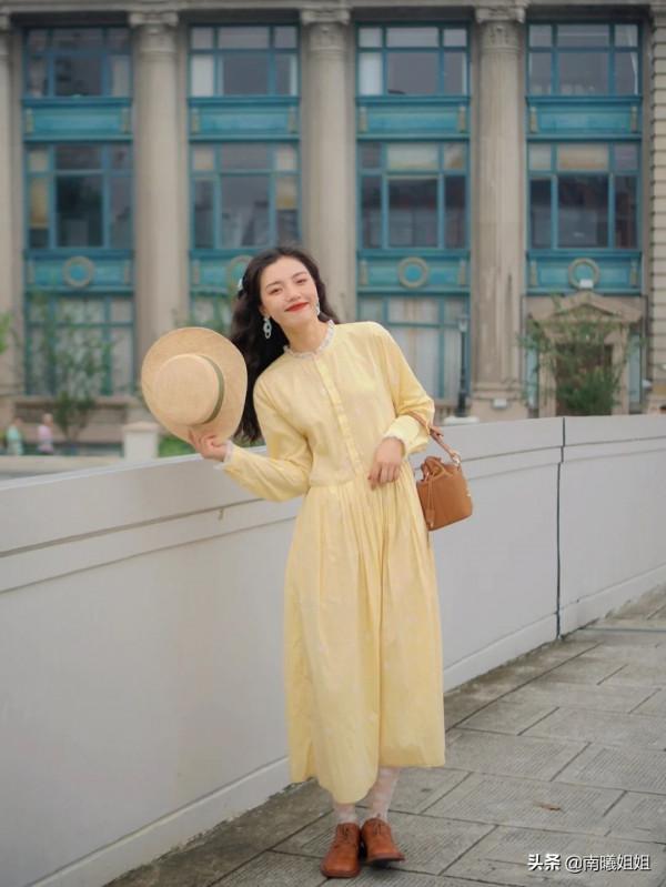 真正會打扮的女人，穿裙子都離不開這3種顏色，洋氣顯白有氣質