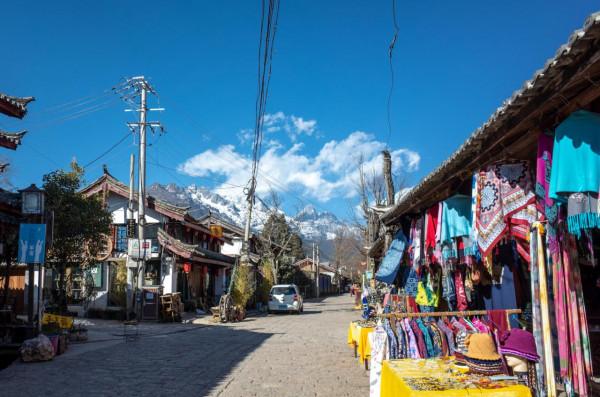 麗江三大古鎮之一，被稱為“世界級古納西王國”，至今非常原始