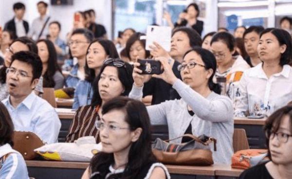 北京小學生“開學清單”曝光,剛開學花費42萬,網友:開學即破產 北京小學生“開學清單”曝光,剛開學花費42萬,網友:開學即破產