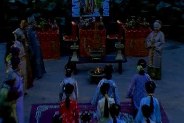 中秋節異兆頻發、悲音紛現,寧榮二府的當家人是如何應對的? 中秋節異兆頻發、悲音紛現,寧榮二府的當家人是如何應對的?