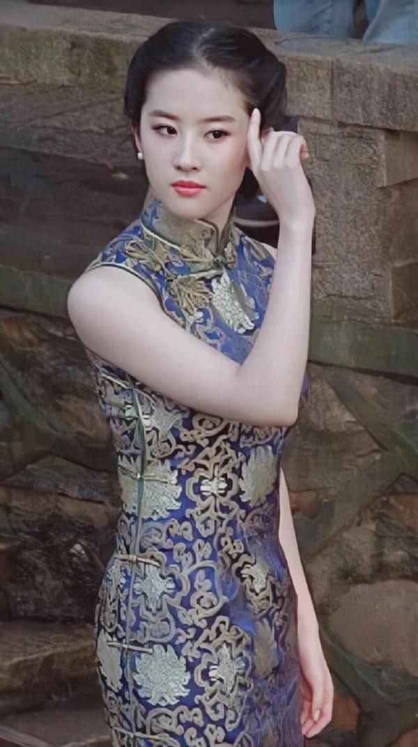 劉亦菲旗袍秀，一個字美