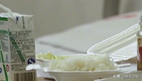 江西8歲女孩患血管瘤，下巴長出長舌狀肉瘤，隨年齡增長垂吊胸前