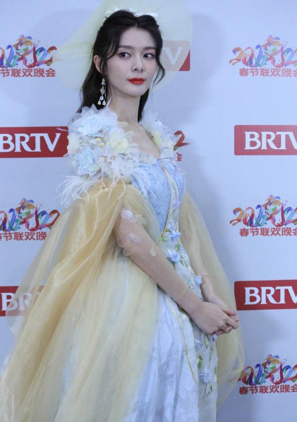 北京春晚路透：王鷗像大白菜、李沁生圖顯老，AB戴婚戒破婚變傳聞