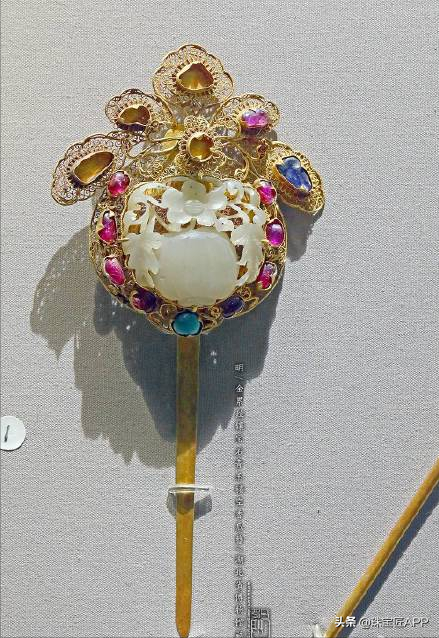 1400件金器，件件無價！明梁莊王墓，一己之力養活半個漢服首飾圈