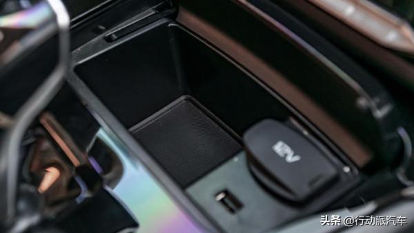 90後小夫妻自駕旅行首選 奔騰T77 Pro真香