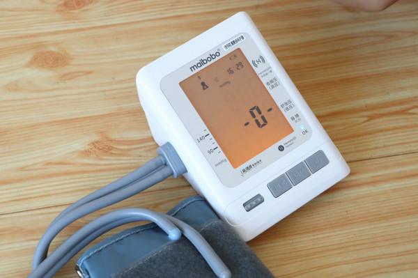 鴻蒙首款生態產品！Maibobo RBP-2400輕鬆監測血壓健康