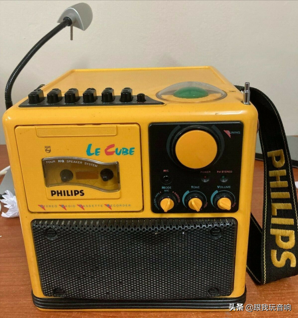 PHILIPS飛利浦 Le Cube D8080 / D8082行動式收音機、盒式磁帶錄音機