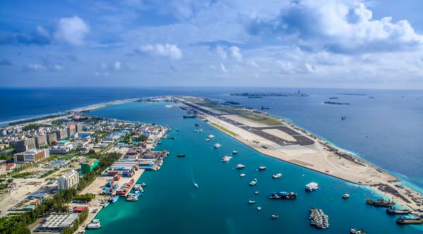 15個世界最壯觀的機場著陸點