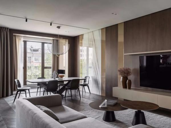 被這對情侶的家吸引住了！無主燈客廳顯高階，開放式廚房簡潔大方