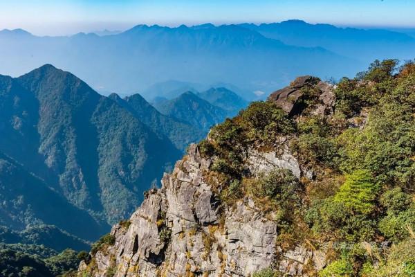 廣東最具魅力的四峰連穿徒步線路——“黃梅雪後”