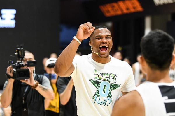 洛城德比，湖人惜敗快船