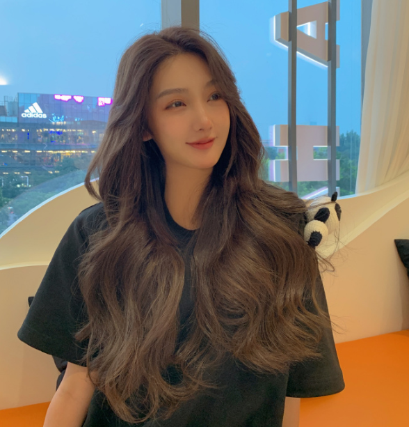 都美竹走出陰影開始接廣告,粉絲嘲諷換個牙都擺拍 都美竹走出陰影開始接廣告,粉絲嘲諷換個牙都擺拍