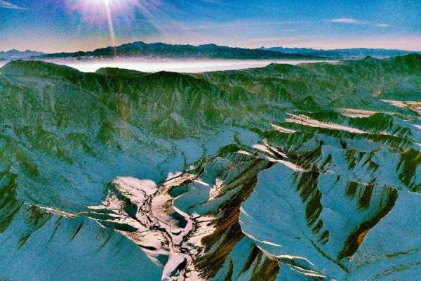 雪映丹霞，是夢境，也是仙境