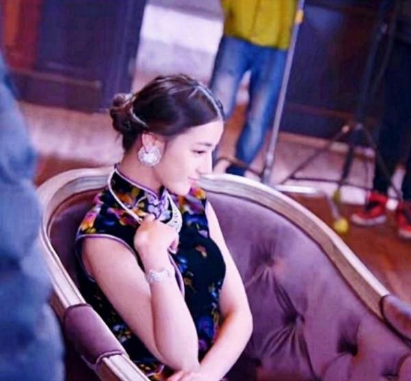 楊冪臉型像芒果,高圓圓法令紋突兀,越美豔越不適合民國造型? 楊冪臉型像芒果,高圓圓法令紋突兀,越美豔越不適合民國造型?