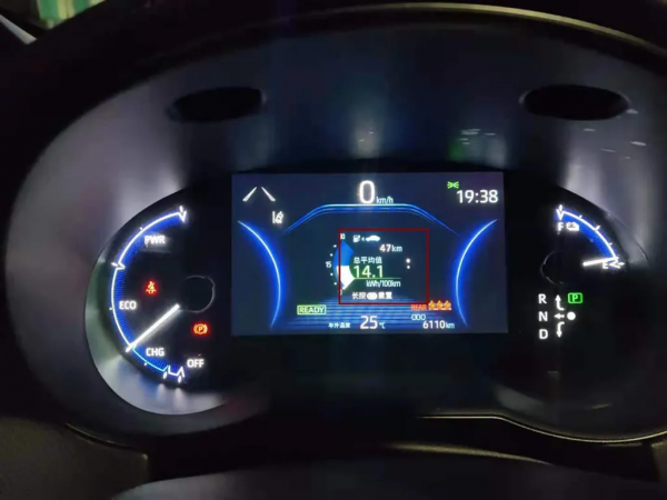 豐田電動車位元斯拉還強？滿電270公里，最後跑了389公里？