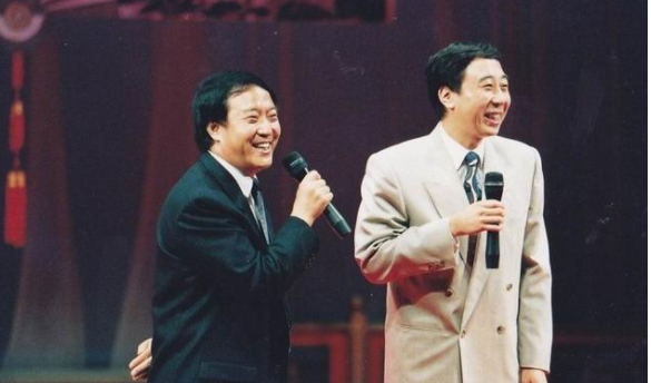 21年前，那個寧願去當名譽縣長也不和馮鞏合作的牛群，如今怎樣了