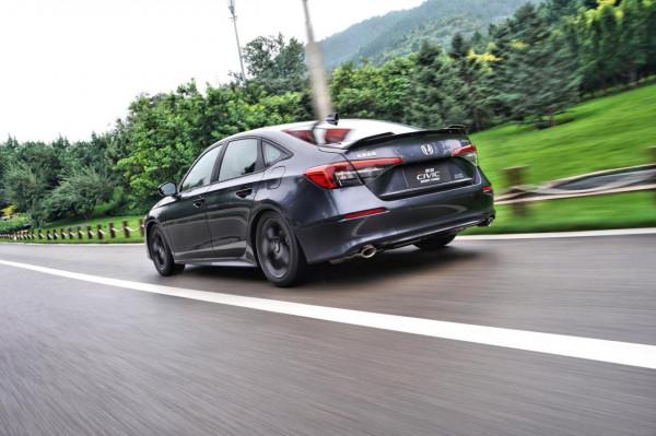 第十一代思域:外表雖保守,但內心依然奔放 第十一代思域:外表雖保守,但內心依然奔放