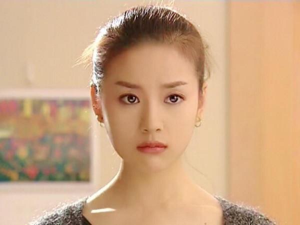 跟趙麗蓉演小品，和謝霆鋒扮夫妻，和趙本山搭戲，董潔憑什麼？