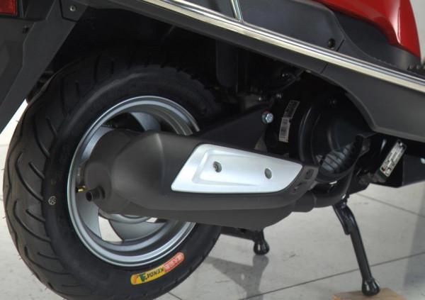 大運平民踏板佳影,125排量馬力7.6匹,符合國四標準,售5280元 大運平民踏板佳影,125排量馬力7.6匹,符合國四標準,售5280元