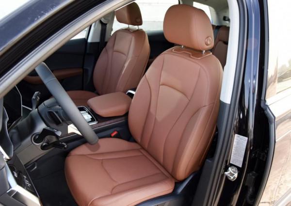 相比起寶馬X5和賓士GLE,奧迪Q7最大的亮點就是68.88萬起 相比起寶馬X5和賓士GLE,奧迪Q7最大的亮點就是68.88萬起