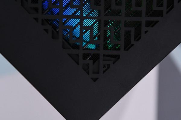 扮豬吃老虎！裝臺喬思伯A4水冷快樂盒