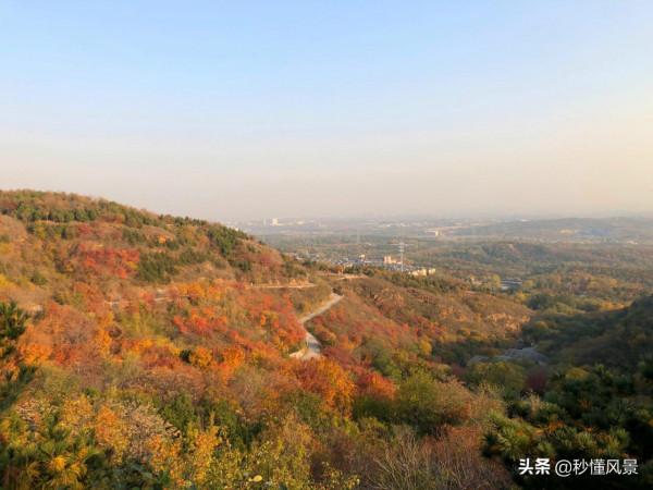 北京賞秋好去處，比香山人少，依山傍水而且還有漫山遍野的紅葉
