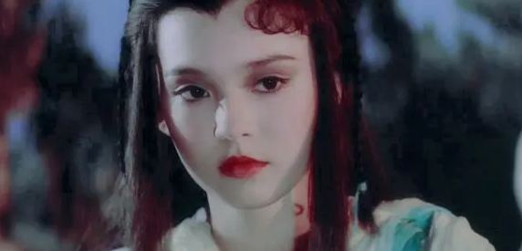 翁靜晶的“忘年戀”:“爹式”婚姻長達29年,張國榮曾為她著迷 翁靜晶的“忘年戀”:“爹式”婚姻長達29年,張國榮曾為她著迷