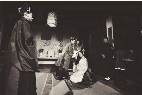 包拯60大壽時感嘆自己無後，兒媳突然跪下：您其實還有個兒子