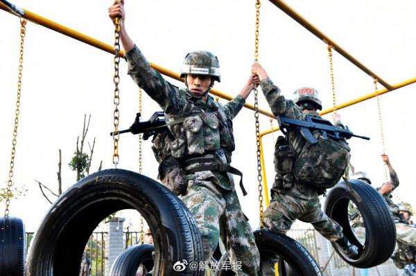 熱血！軍校學員野外綜合競賽硬核上演