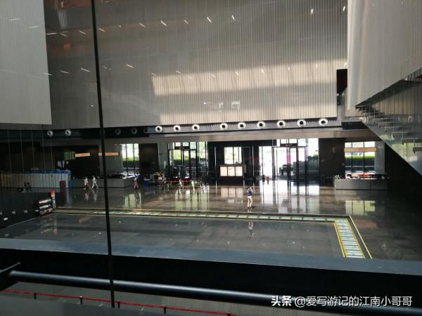 開啟廣東博物館之旅,首個重量級場館,是一堆美麗的會說話的石頭 開啟廣東博物館之旅,首個重量級場館,是一堆美麗的會說話的石頭