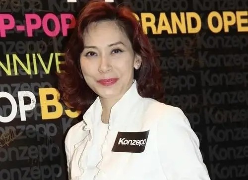 能夠將前半生和後半生都過得如此輝煌璀璨的，大概也就鄺美雲了吧